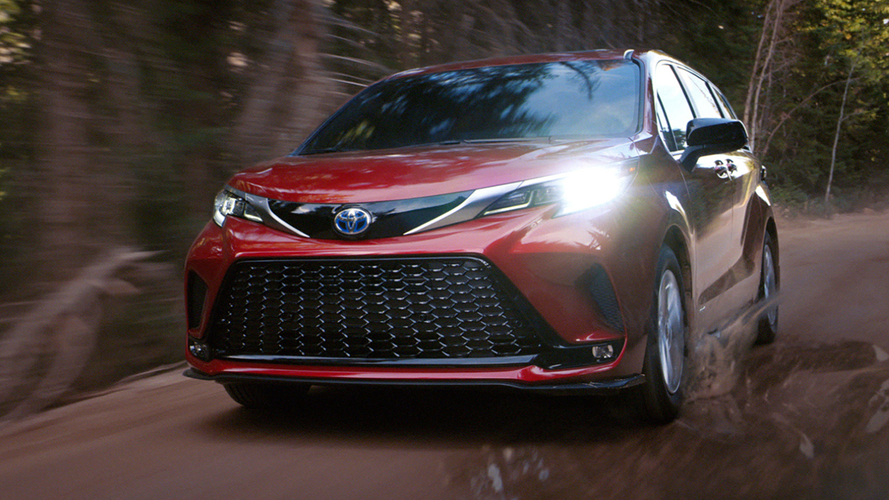 The spot “Phone” from Toyota’s new 2021 Sienna campaign was created by Conill Advertising.