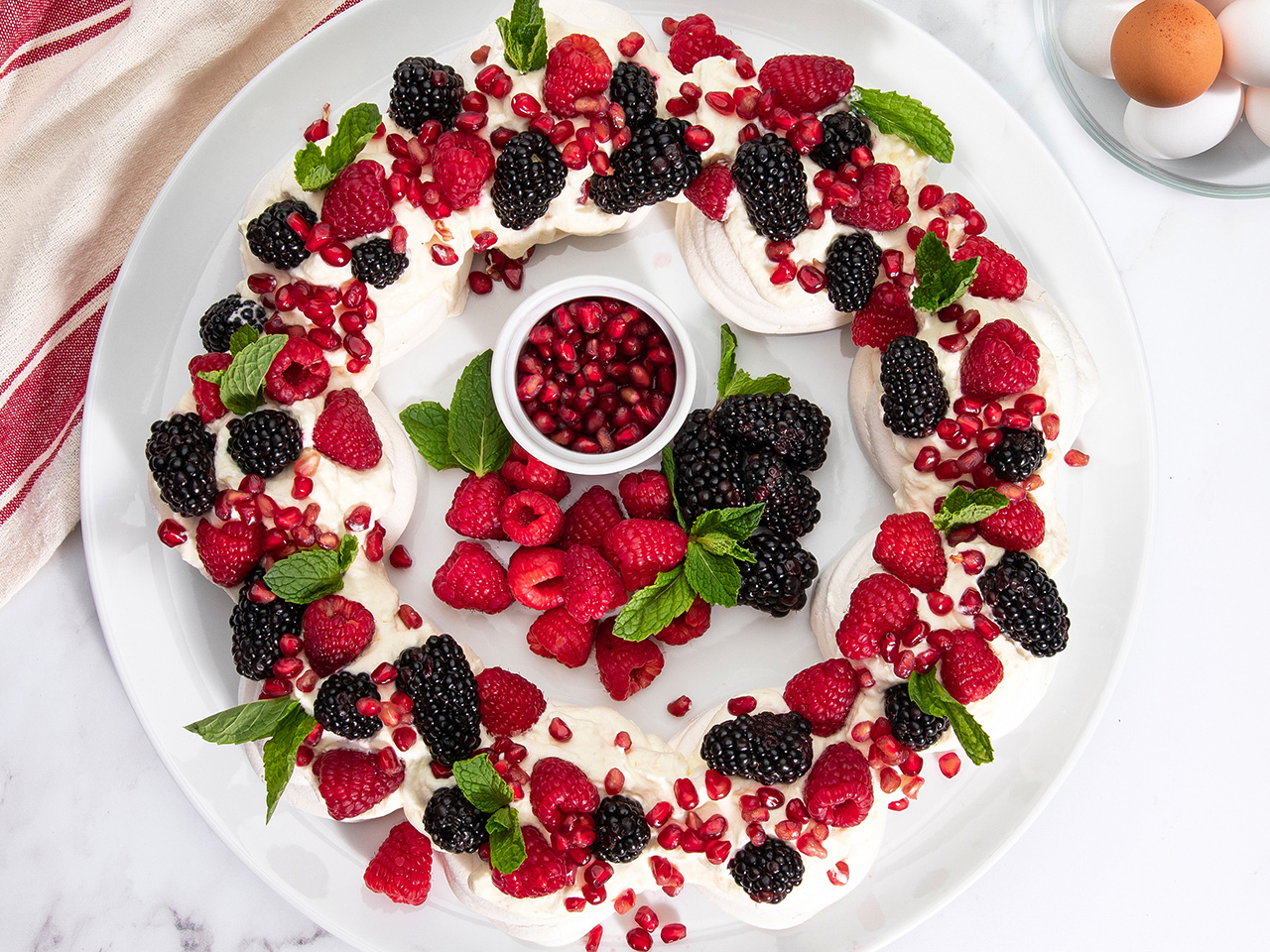 Holiday Pavlova Wreath