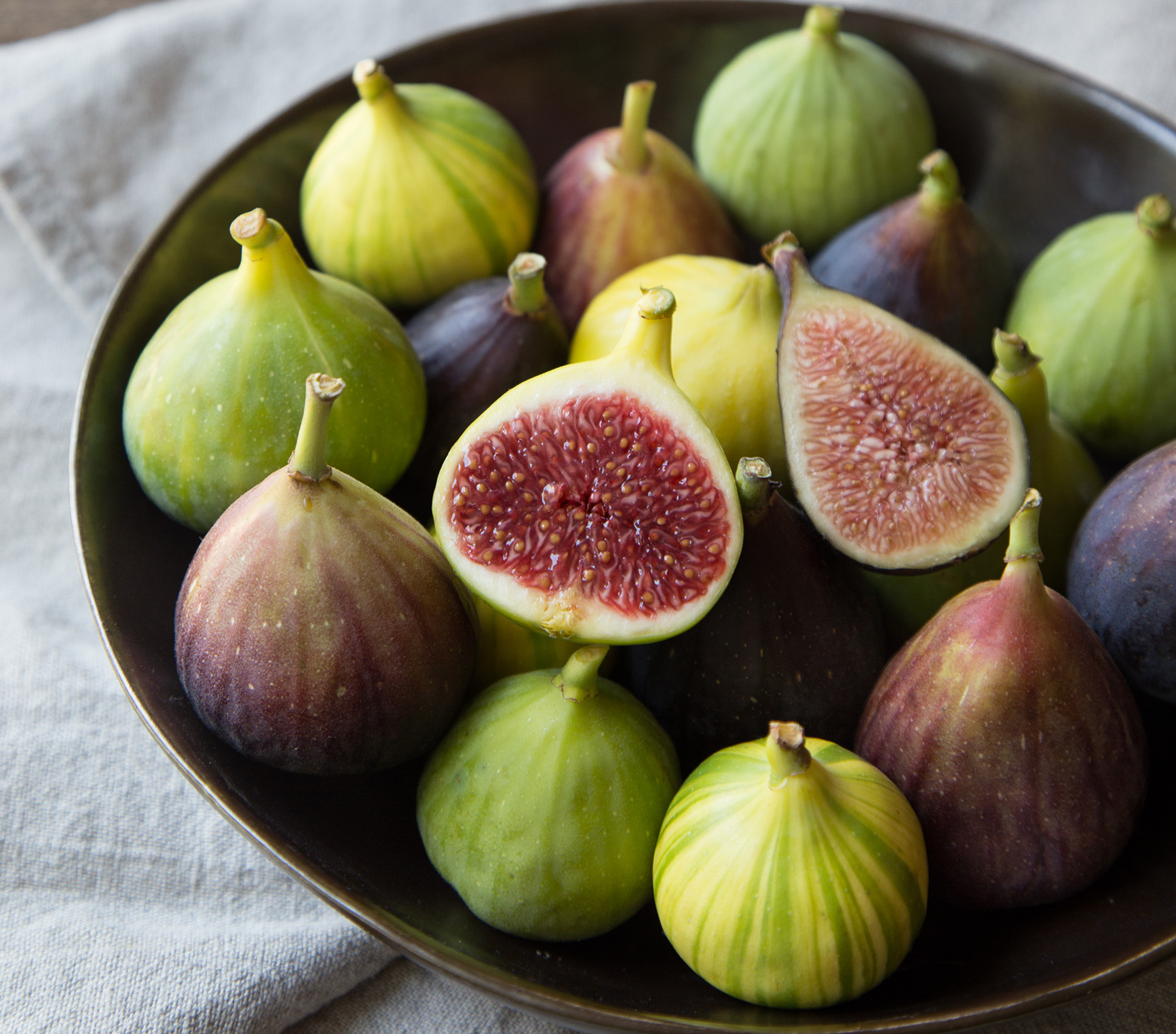 California Fresh Fig season is here! Available May - November, try all the varieties throughout the season.