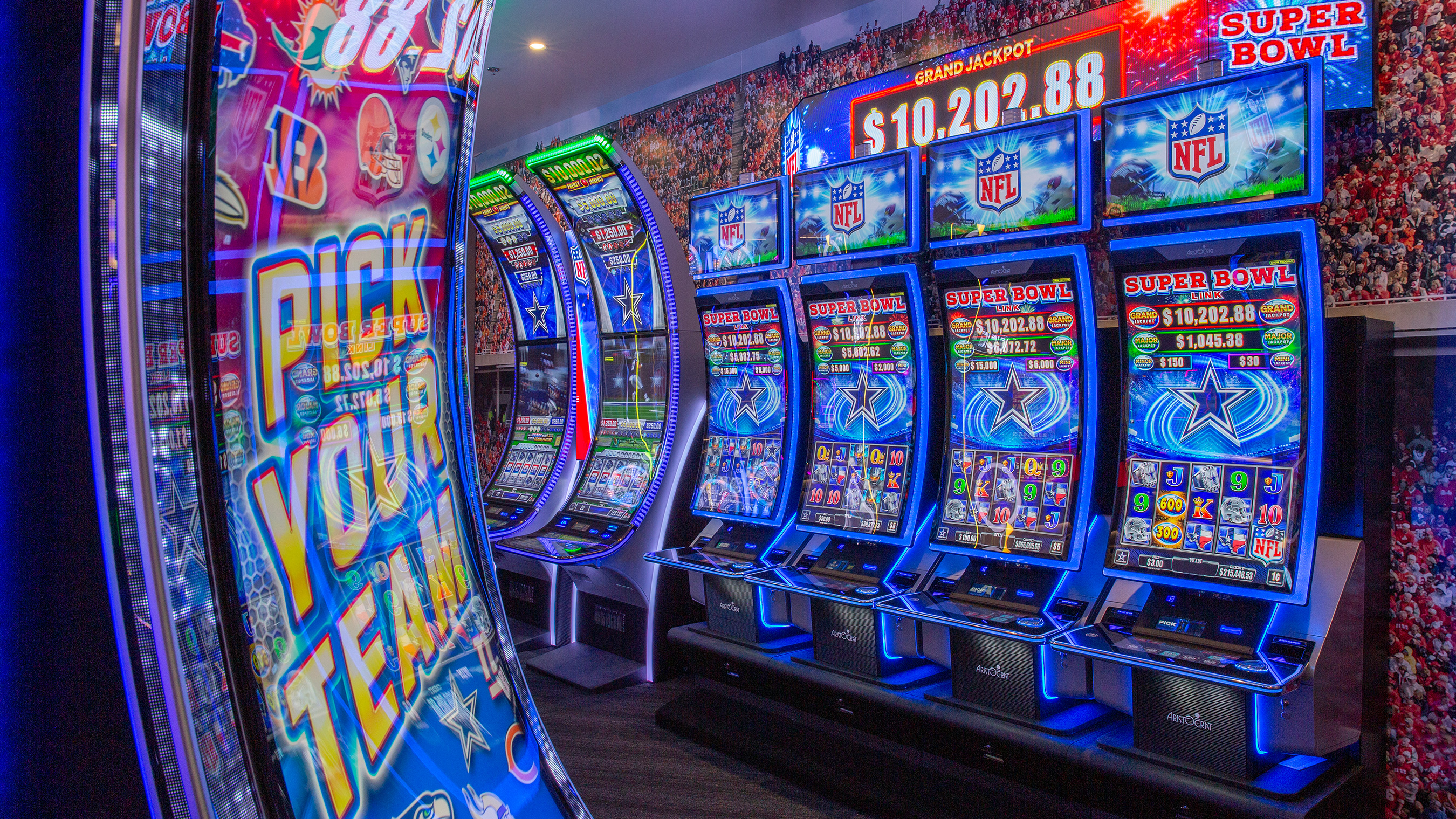 Aristocrat Gaming NFL Super Bowl Link slot machines with the Dallas Cowboys logo