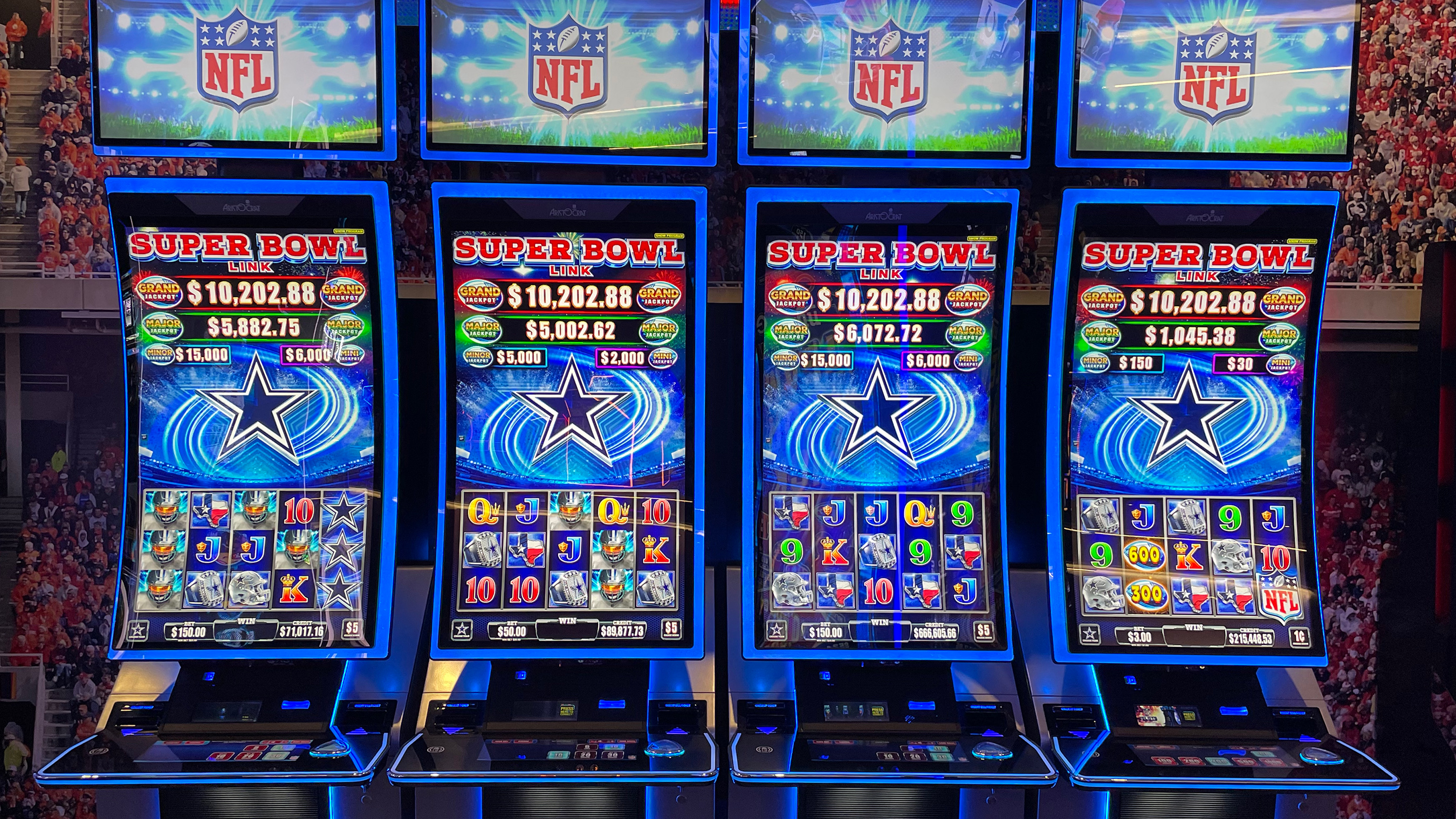 Aristocrat Gaming NFL Super Bowl Link slot machines with the Dallas Cowboys logo